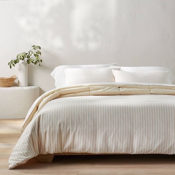 Casaluna Queen Heavyweight Linen Blend Comforter Set